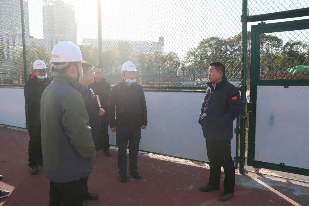 公司領(lǐng)導(dǎo)檢查軍運會賽后利用項目建設(shè)(圖7) 公司領(lǐng)導(dǎo)檢查軍運會賽后利用項目建設(shè)(圖7)